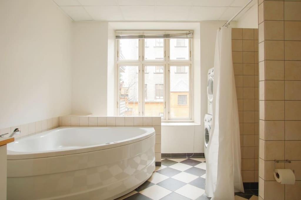 Large & Bright 3Br Apartment W Whirlpool Near Metro Kodaň Exteriér fotografie