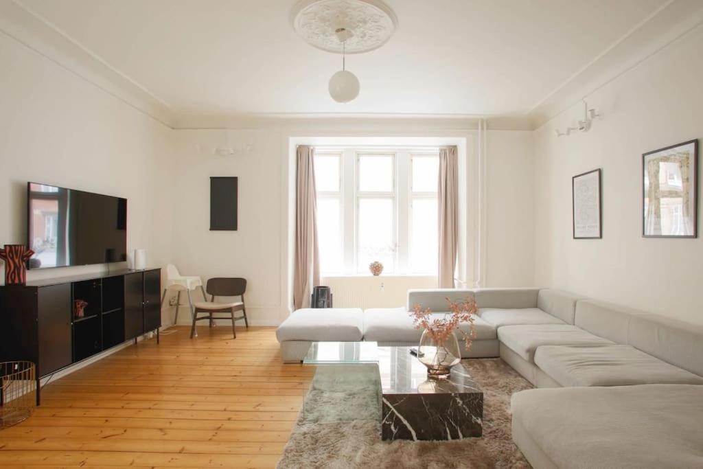 Large & Bright 3Br Apartment W Whirlpool Near Metro Kodaň Exteriér fotografie