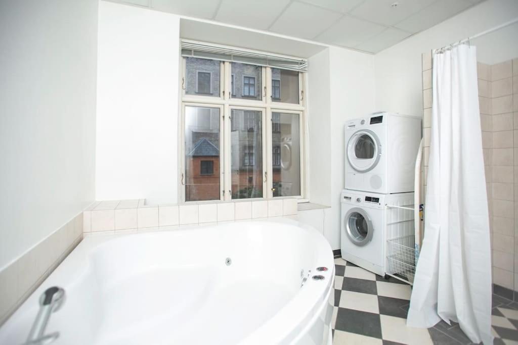 Large & Bright 3Br Apartment W Whirlpool Near Metro Kodaň Exteriér fotografie