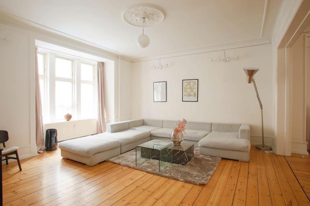 Large & Bright 3Br Apartment W Whirlpool Near Metro Kodaň Exteriér fotografie
