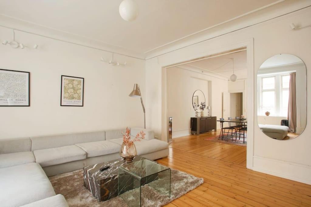 Large & Bright 3Br Apartment W Whirlpool Near Metro Kodaň Exteriér fotografie