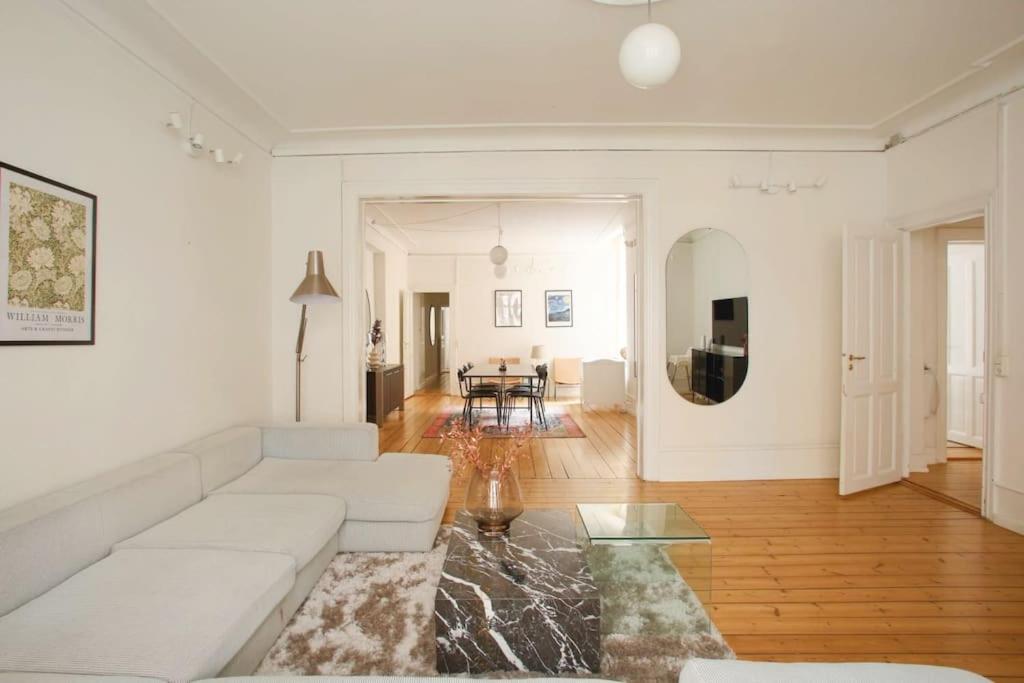 Large & Bright 3Br Apartment W Whirlpool Near Metro Kodaň Exteriér fotografie