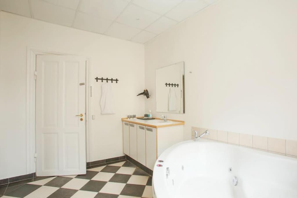 Large & Bright 3Br Apartment W Whirlpool Near Metro Kodaň Exteriér fotografie